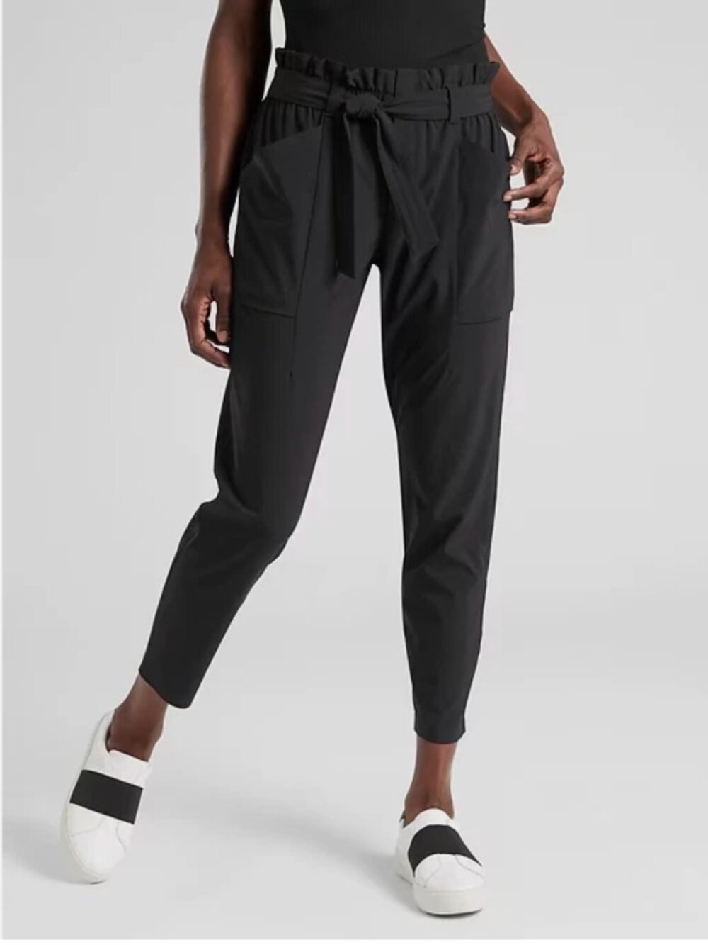 Athleta Skyline Pant II Black Paperbag High Waist Jogger Pants Size 2